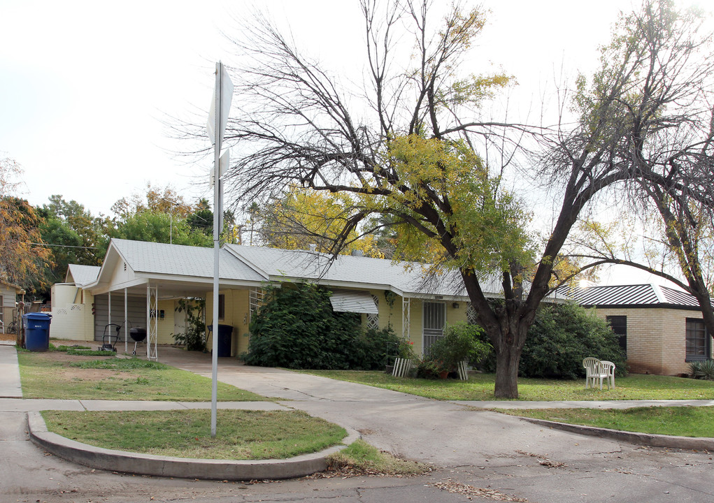 1211 S Ash Ave in Tempe, AZ - Foto de edificio