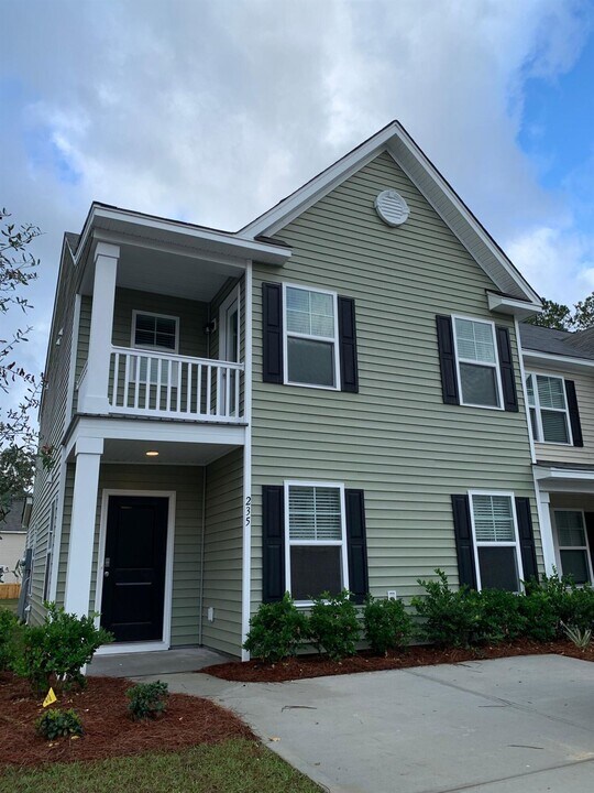 235 Spencer Cir in Summerville, SC - Building Photo