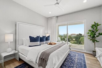 9955 E County Hwy 30A in Panama City Beach, FL - Foto de edificio - Building Photo