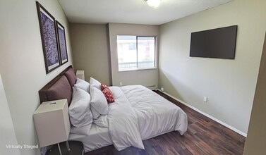 Dahlstrom Manor in Abbotsford, BC - Building Photo - Building Photo