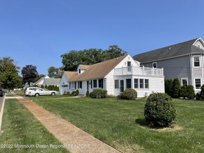 300 4th Ave in Spring Lake, NJ - Building Photo - Building Photo