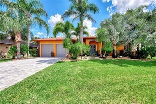 118 Sao Luiz St in Punta Gorda, FL - Building Photo