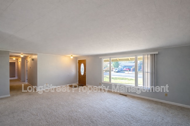 2917 Takena St SW in Albany, OR - Building Photo - Building Photo