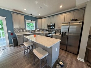 2400 Canterbury Dr in Imperial, PA - Building Photo - Building Photo