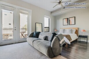 3201 Esperanza Crossing in Austin, TX - Building Photo