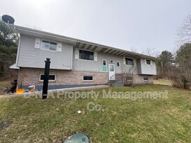 219 Joy Glen in Sciota, PA - Building Photo