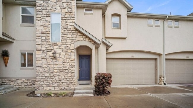 property at 10828 Wynview Ln
