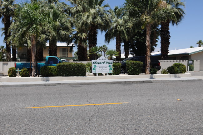 Shepard Oasis Courtyard in Palm Desert, CA - Building Photo - Building Photo