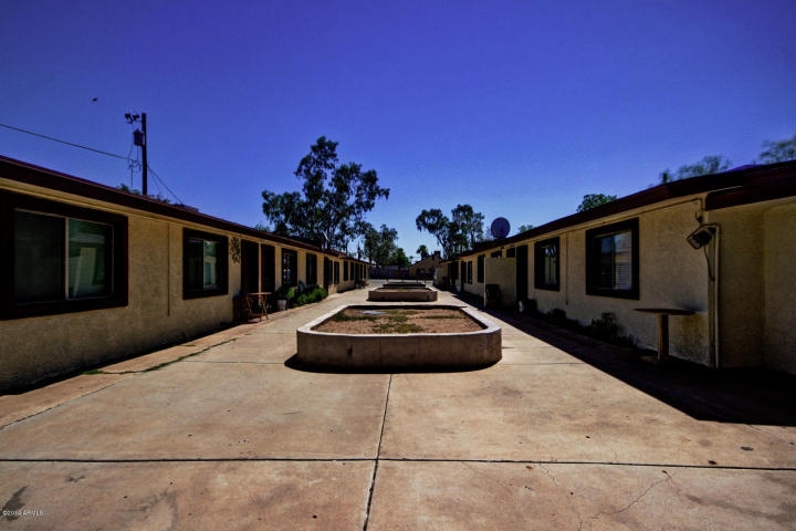 Sunset Acres in Phoenix, AZ - Building Photo