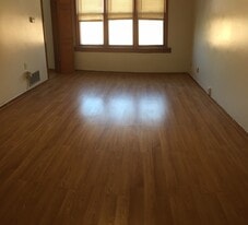 2934 S Keeley St, Unit 2 in Chicago, IL - Building Photo