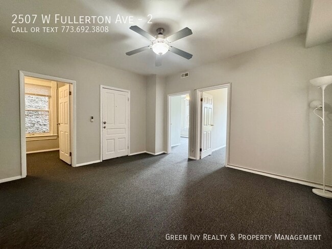 2507 W Fullerton Ave in Chicago, IL - Building Photo - Building Photo