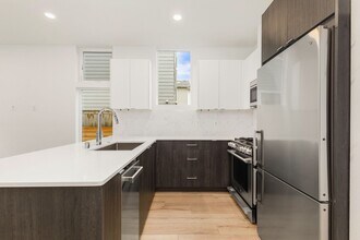 8547 Midvale Ave N in Seattle, WA - Building Photo - Building Photo