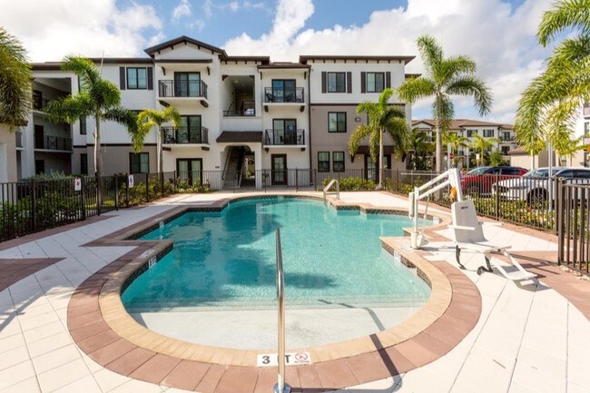 Redland Crossing in Naranja, FL - Foto de edificio - Building Photo