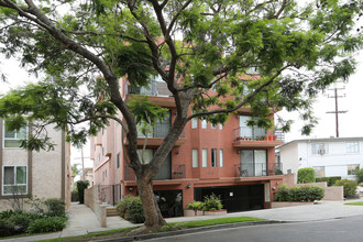 1819 Greenfield Ave in Los Angeles, CA - Building Photo - Building Photo