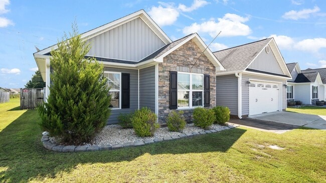 137 Cavalier Dr in Jacksonville, NC - Building Photo - Building Photo