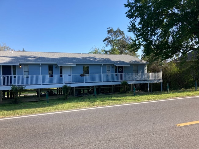 5398 Munson Hwy in Milton, FL - Building Photo - Building Photo