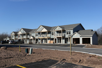 Autumn Woods Phase II in Brockport, NY - Foto de edificio - Building Photo