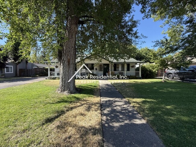 property at 4308 Ravenwood Ave