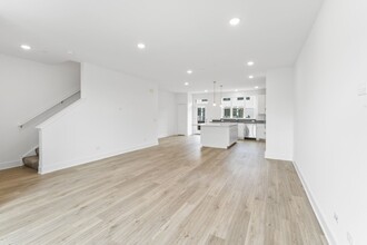 6424 Levi Ln in Morton Grove, IL - Building Photo - Building Photo