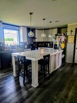 10211 FM 1458 Rd in Sealy, TX - Building Photo