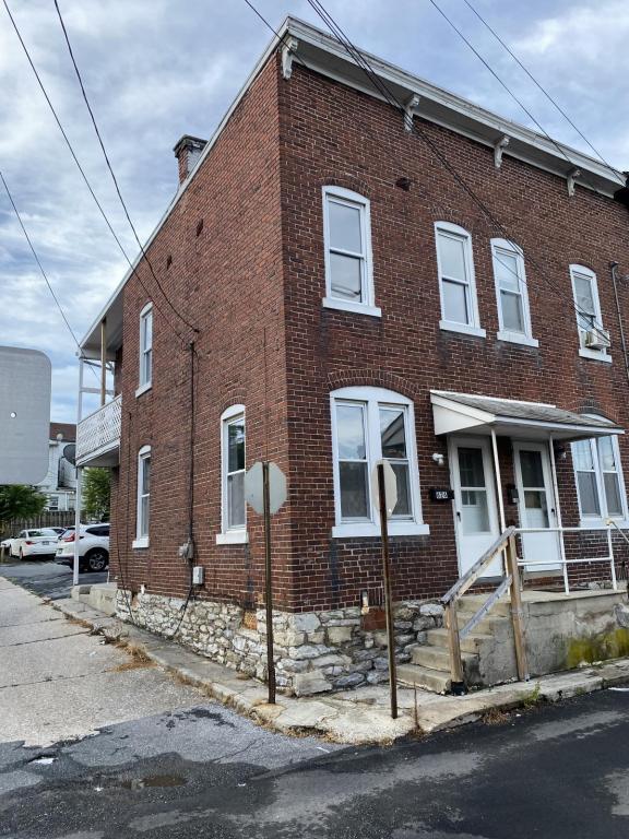 property at 626 Walton St