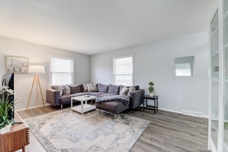 2408 Springdale Rd, Unit ID1296537P in Waukesha, WI - Foto de edificio - Building Photo