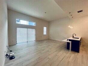 4385 NW 9th St. in Plantation, FL - Building Photo - Building Photo