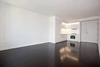123 Washington St, Unit D40 in New York, NY - Building Photo - Building Photo