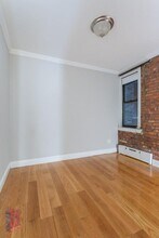 120 Christopher St in New York, NY - Foto de edificio - Building Photo