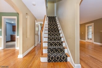 292 Essex Ave in Bloomfield, NJ - Building Photo - Building Photo