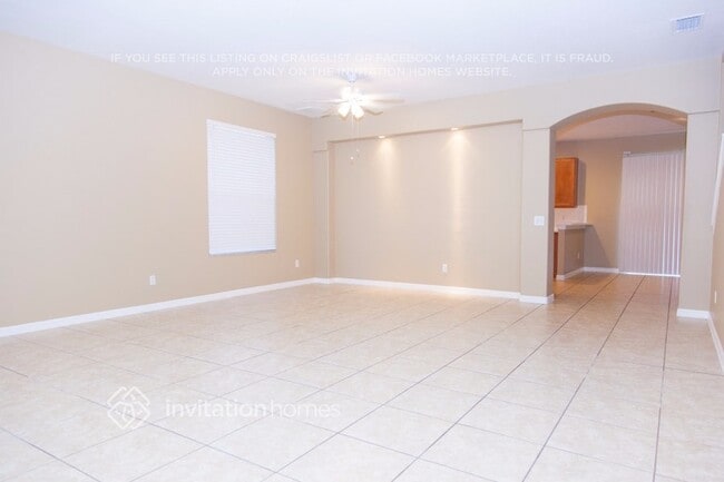 19036 Fishermans Bend Dr in Lutz, FL - Foto de edificio - Building Photo