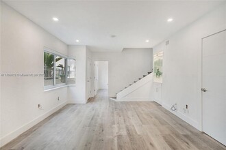 726 Jefferson Ave in Miami Beach, FL - Building Photo - Building Photo