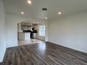 1041 Brawner Pkwy in Corpus Christi, TX - Building Photo - Building Photo