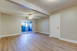 115 114th Terrace NE, Unit 115 114th Terrace NE in St. Petersburg, FL - Building Photo - Building Photo