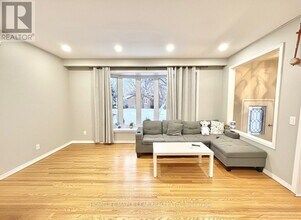 26 Cumbrian Ct in Brampton, ON - Building Photo - Building Photo