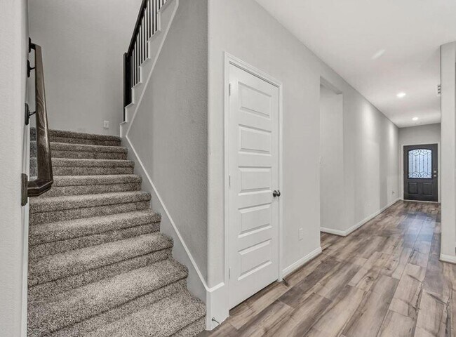 216 Cresta Cv Ct in Montgomery, TX - Building Photo - Building Photo