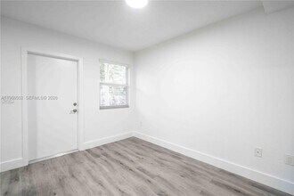 1950 NW 2nd Ct in Miami, FL - Building Photo - Building Photo