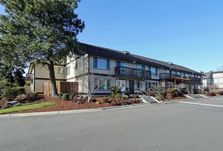 Carriage House in Seatac, WA - Building Photo - Building Photo