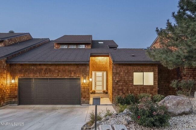 2375 N Harbor Cir