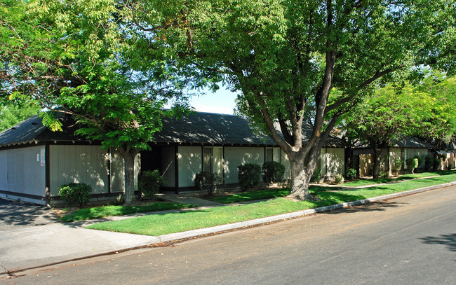 Huntington Gardens in Fresno, CA - Foto de edificio - Building Photo