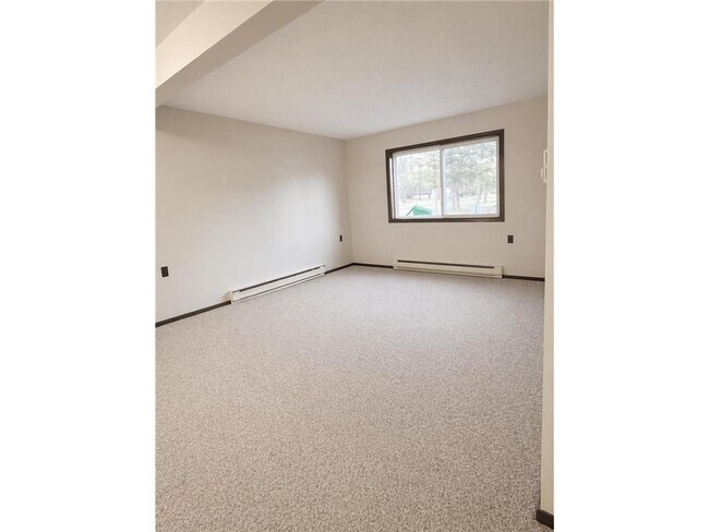 936 6th St NE in Staples, MN - Building Photo - Building Photo