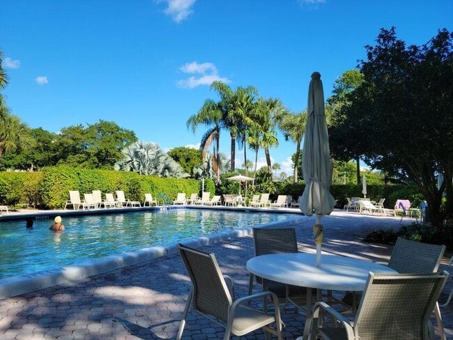 3150 N Course Ln, Unit 202