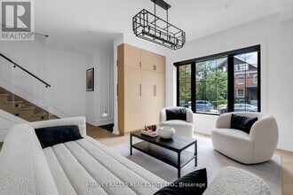 233 Macpherson Ave in Toronto, ON - Building Photo - Building Photo