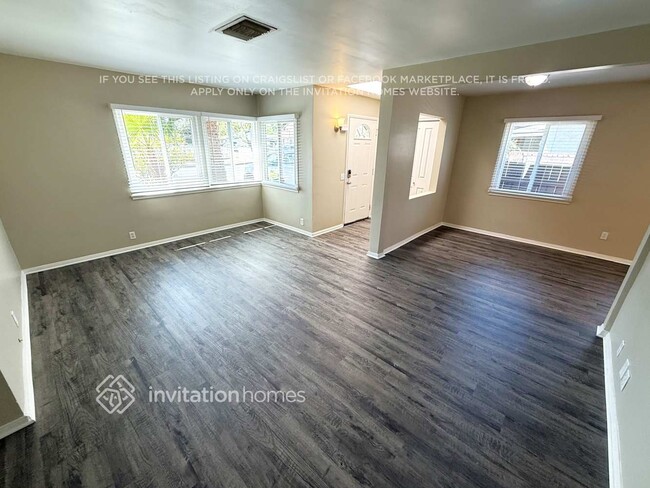 14953 Sylvan St in Los Angeles, CA - Building Photo - Building Photo