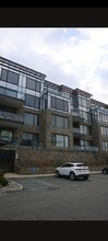 16 Rivers Edge Dr in Tarrytown, NY - Foto de edificio - Building Photo