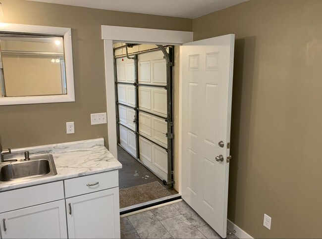 10 Lawrence Dr in Fayette, MO - Building Photo - Building Photo