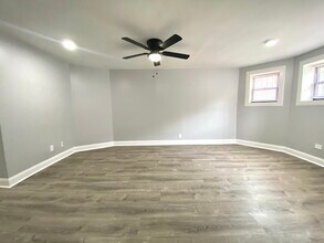908 W Montrose Ave, Unit GDN in Chicago, IL - Building Photo - Building Photo