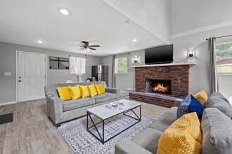 4314 E Henry Ave in Tampa, FL - Building Photo - Building Photo