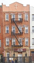 195 Johnson Ave in Brooklyn, NY - Foto de edificio - Building Photo