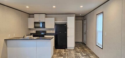 2128 S Riverside Dr in Iowa City, IA - Building Photo - Building Photo